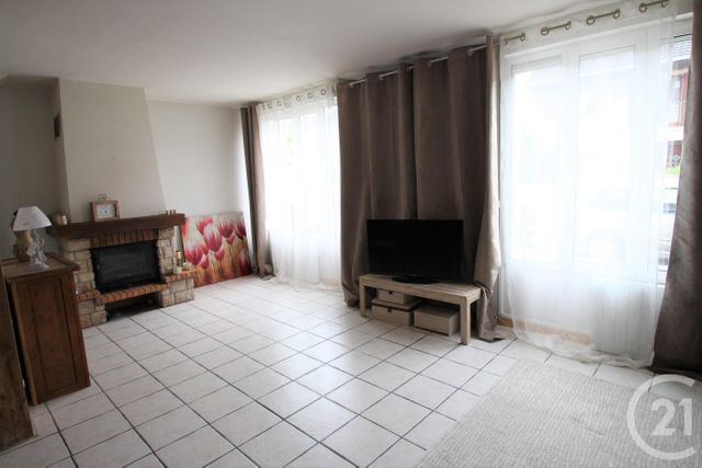 Afficher la photo en grand Appartement F4 à vendre - 4 pièces - 78.97 m2 - TRAPPES - 78 - ILE-DE-FRANCE - Century 21 Asf Immo