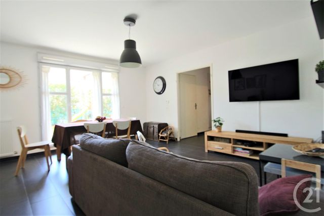 Appartement T4 à vendre - 4 pièces - 80.0 m2 - TRAPPES - 78 - ILE-DE-FRANCE - Century 21 Asf Immo Appartement T4 à vendre - 4 pièces - 80.0 m2 - TRAPPES - 78 - ILE-DE-FRANCE - Century 21 Asf Immo