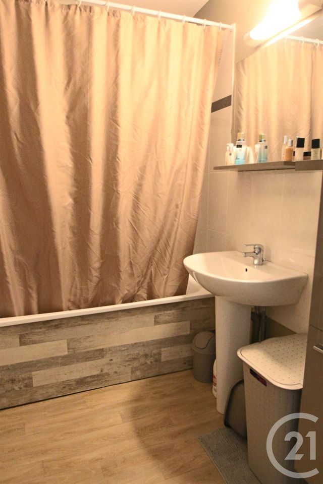 Appartement F3 à vendre - 3 pièces - 66.02 m2 - TRAPPES - 78 - ILE-DE-FRANCE - Century 21 Asf Immo Appartement F3 à vendre - 3 pièces - 66.02 m2 - TRAPPES - 78 - ILE-DE-FRANCE - Century 21 Asf Immo