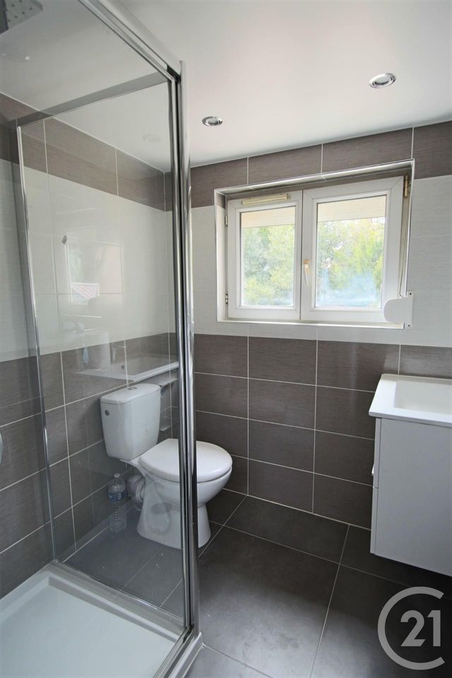 Appartement F2 à louer - 2 pièces - 32.39 m2 - EVRY - 91 - ILE-DE-FRANCE - Century 21 Asf Immo Appartement F2 à louer - 2 pièces - 32.39 m2 - EVRY - 91 - ILE-DE-FRANCE - Century 21 Asf Immo