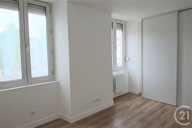 Appartement F2 à louer - 2 pièces - 32.39 m2 - EVRY - 91 - ILE-DE-FRANCE - Century 21 Asf Immo Appartement F2 à louer - 2 pièces - 32.39 m2 - EVRY - 91 - ILE-DE-FRANCE - Century 21 Asf Immo