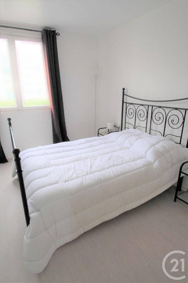Afficher la photo en grand Appartement F3 à vendre - 3 pièces - 56.15 m2 - TRAPPES - 78 - ILE-DE-FRANCE - Century 21 Asf Immo