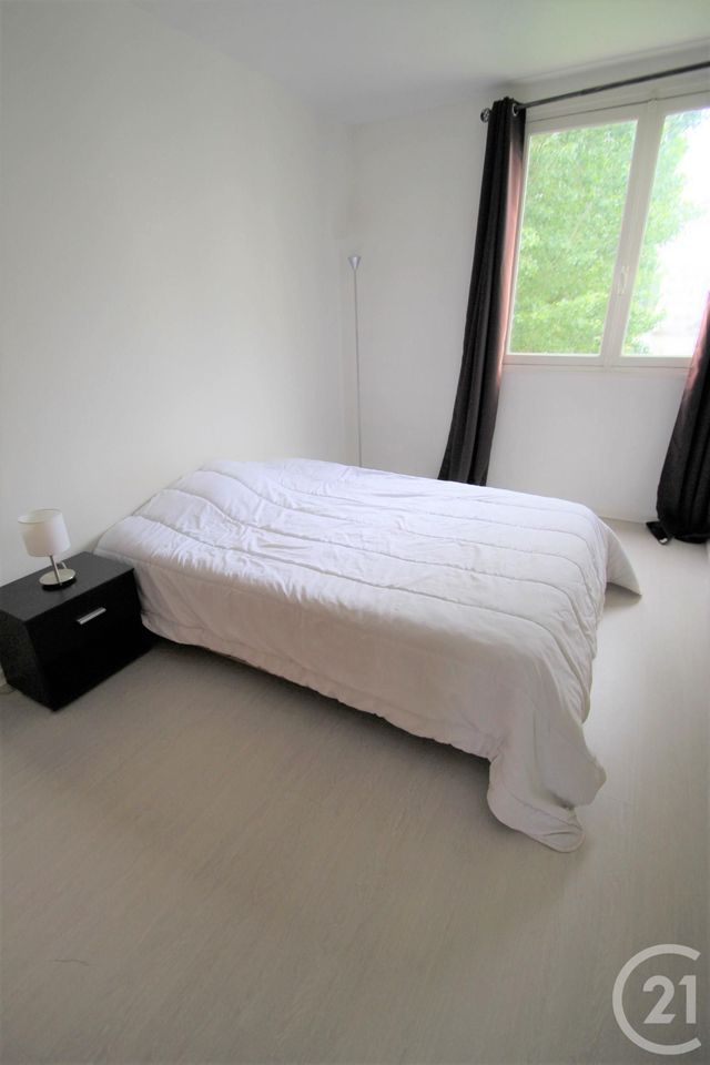 Afficher la photo en grand Appartement F3 à vendre - 3 pièces - 56.15 m2 - TRAPPES - 78 - ILE-DE-FRANCE - Century 21 Asf Immo