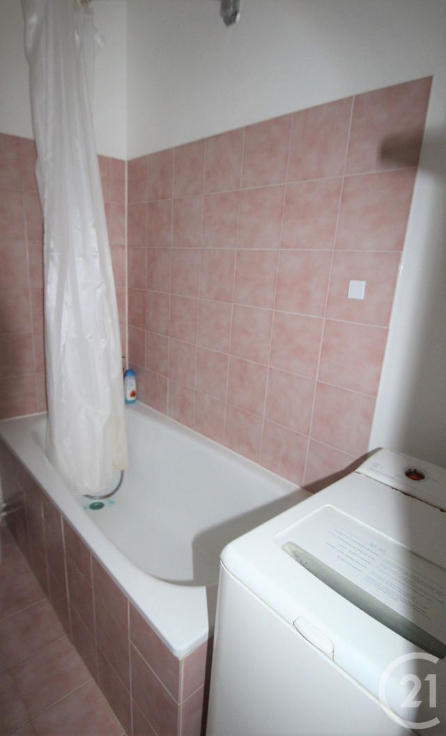 Afficher la photo en grand Appartement F3 à vendre - 3 pièces - 55.67 m2 - TRAPPES - 78 - ILE-DE-FRANCE - Century 21 Asf Immo