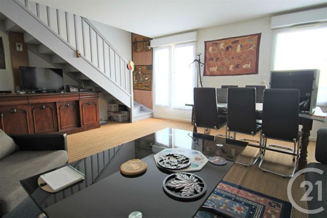 Afficher la photo en grand Appartement F3 à louer - 3 pièces - 64.68 m2 - TRAPPES - 78 - ILE-DE-FRANCE - Century 21 Asf Immo
