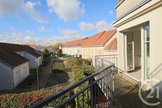 Afficher la photo en grand Appartement F3 à louer - 3 pièces - 66.02 m2 - TRAPPES - 78 - ILE-DE-FRANCE - Century 21 Asf Immo