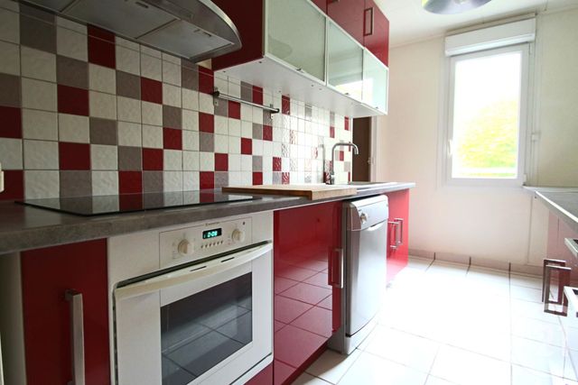 Afficher la photo en grand Appartement F4 à louer - 4 pièces - 77.43 m2 - TRAPPES - 78 - ILE-DE-FRANCE - Century 21 Asf Immo