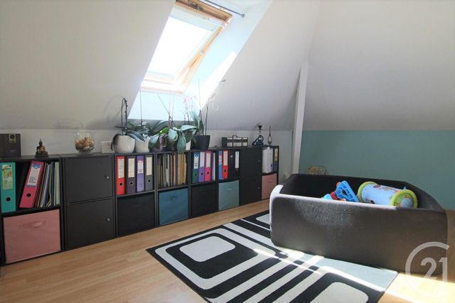 Afficher la photo en grand Appartement F5 à vendre - 5 pièces - 94.63 m2 - TRAPPES - 78 - ILE-DE-FRANCE - Century 21 Asf Immo