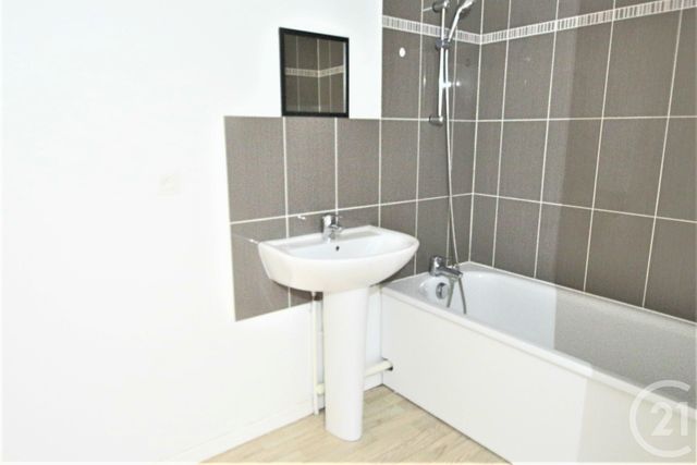 Afficher la photo en grand Appartement F3 à vendre - 3 pièces - 65.0 m2 - TRAPPES - 78 - ILE-DE-FRANCE - Century 21 Asf Immo