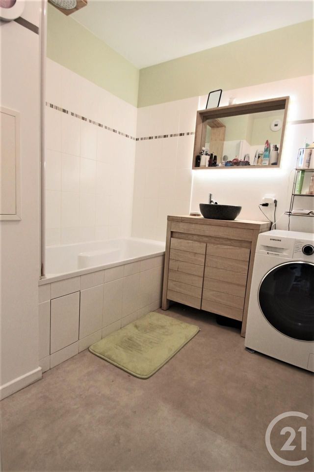 Afficher la photo en grand Appartement F3 à vendre - 3 pièces - 64.0 m2 - TRAPPES - 78 - ILE-DE-FRANCE - Century 21 Asf Immo