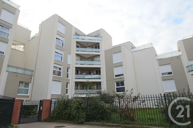 Afficher la photo en grand Appartement F3 à louer - 3 pièces - 67.06 m2 - TRAPPES - 78 - ILE-DE-FRANCE - Century 21 Asf Immo