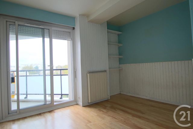 Afficher la photo en grand Appartement F3 à louer - 3 pièces - 67.06 m2 - TRAPPES - 78 - ILE-DE-FRANCE - Century 21 Asf Immo