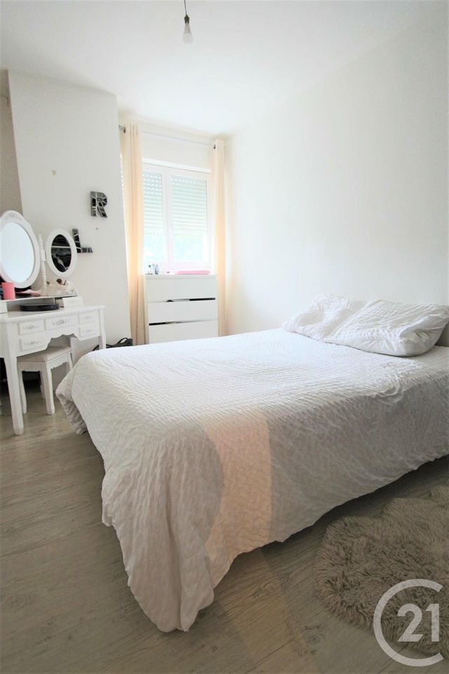 Afficher la photo en grand Appartement F4 à vendre - 4 pièces - 81.27 m2 - TRAPPES - 78 - ILE-DE-FRANCE - Century 21 Asf Immo
