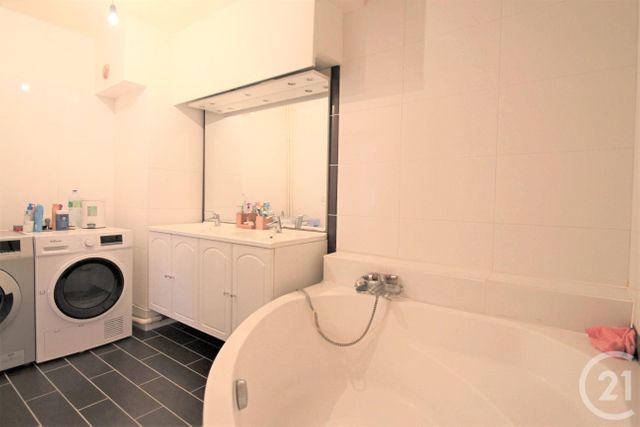 Afficher la photo en grand Appartement F4 à vendre - 4 pièces - 81.27 m2 - TRAPPES - 78 - ILE-DE-FRANCE - Century 21 Asf Immo
