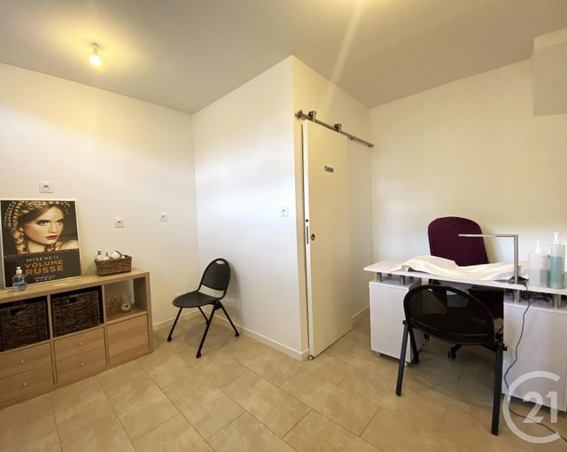 commerce à louer - 23.03 m2 - TRAPPES - 78 - ILE-DE-FRANCE - Century 21 Asf Immo