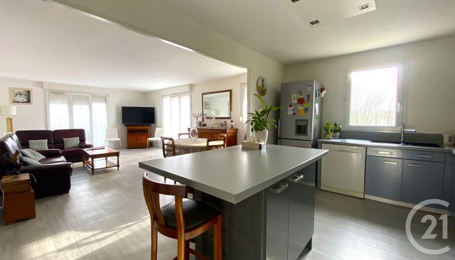Appartement F5 à vendre - 5 pièces - 95.07 m2 - TRAPPES - 78 - ILE-DE-FRANCE - Century 21 Asf Immo