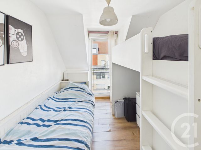 Appartement T5 à vendre - 5 pièces - 106.39 m2 - TRAPPES - 78 - ILE-DE-FRANCE - Century 21 Asf Immo