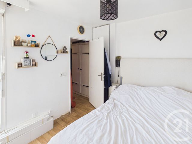 Appartement T5 à vendre - 5 pièces - 106.39 m2 - TRAPPES - 78 - ILE-DE-FRANCE - Century 21 Asf Immo