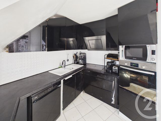 Appartement T5 à vendre - 5 pièces - 106.39 m2 - TRAPPES - 78 - ILE-DE-FRANCE - Century 21 Asf Immo