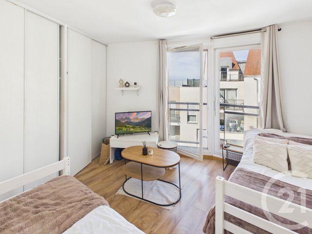 Appartement T5 à vendre - 5 pièces - 106.39 m2 - TRAPPES - 78 - ILE-DE-FRANCE - Century 21 Asf Immo