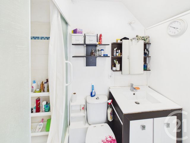 Appartement T5 à vendre - 5 pièces - 106.39 m2 - TRAPPES - 78 - ILE-DE-FRANCE - Century 21 Asf Immo