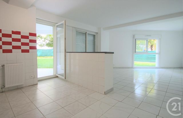 Appartement F4 à vendre - 4 pièces - 74.01 m2 - TRAPPES - 78 - ILE-DE-FRANCE - Century 21 Asf Immo