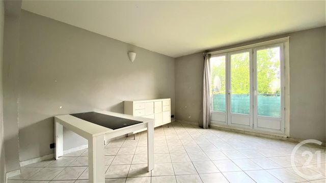 Appartement F3 à vendre - 3 pièces - 55.82 m2 - TRAPPES - 78 - ILE-DE-FRANCE - Century 21 Asf Immo