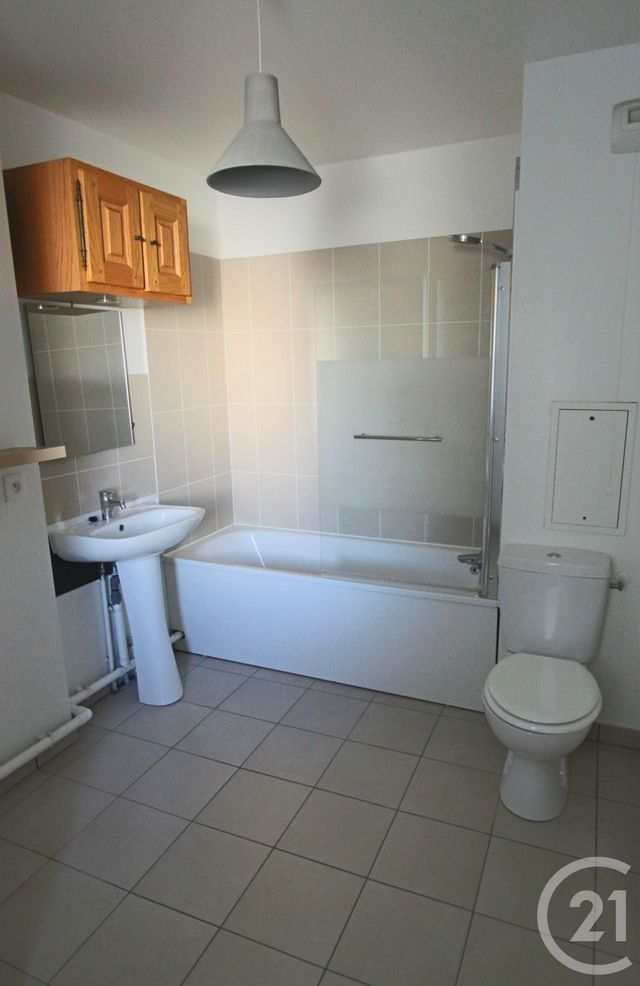 Appartement F2 à louer - 2 pièces - 40.89 m2 - TRAPPES - 78 - ILE-DE-FRANCE - Century 21 Asf Immo