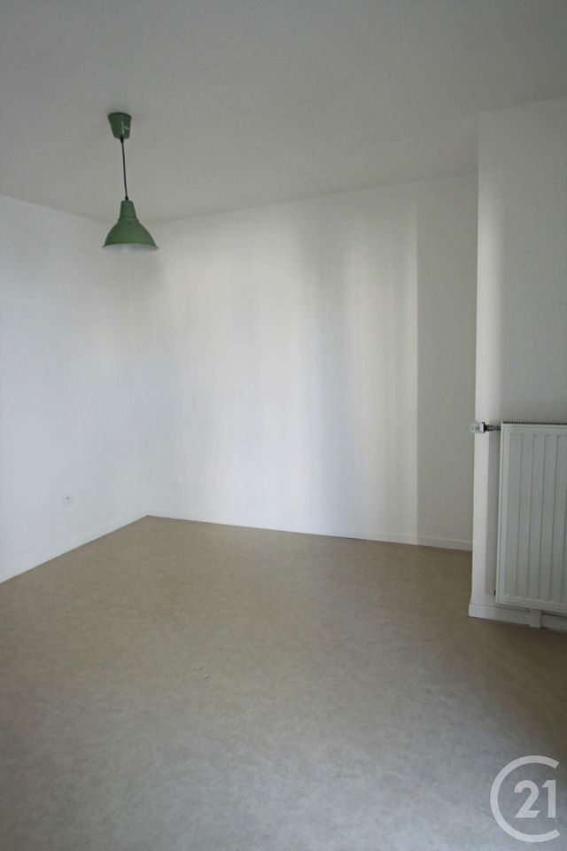 Appartement F2 à louer - 2 pièces - 40.89 m2 - TRAPPES - 78 - ILE-DE-FRANCE - Century 21 Asf Immo