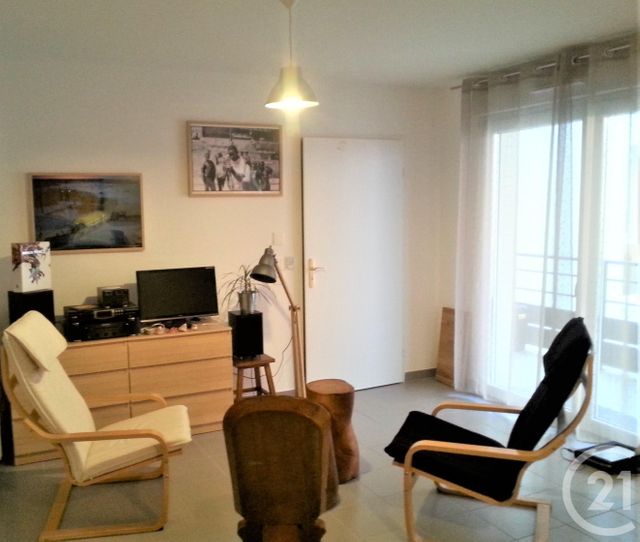 Appartement F2 à louer - 2 pièces - 40.89 m2 - TRAPPES - 78 - ILE-DE-FRANCE - Century 21 Asf Immo