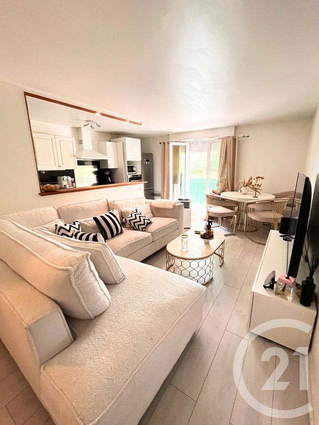 Appartement F2 à vendre - 2 pièces - 49.24 m2 - TRAPPES - 78 - ILE-DE-FRANCE - Century 21 Avs Gestion
