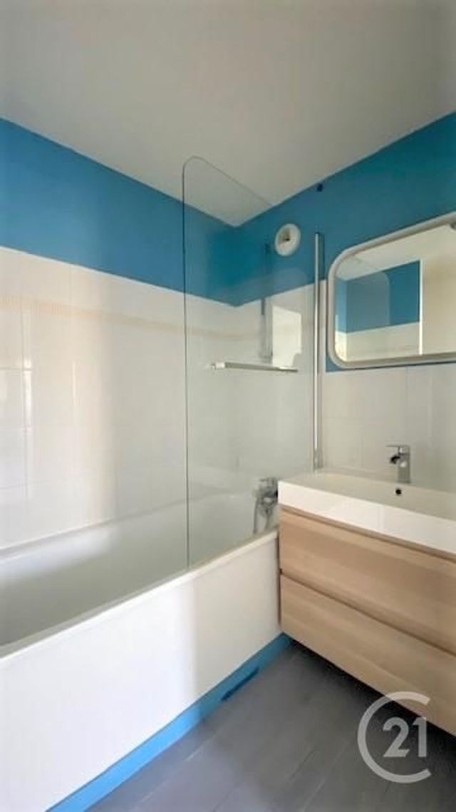 Appartement F2 à vendre - 2 pièces - 49.24 m2 - TRAPPES - 78 - ILE-DE-FRANCE - Century 21 Avs Gestion