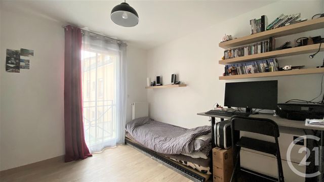 Appartement F4 à vendre - 4 pièces - 93.0 m2 - TRAPPES - 78 - ILE-DE-FRANCE - Century 21 Asf Immo