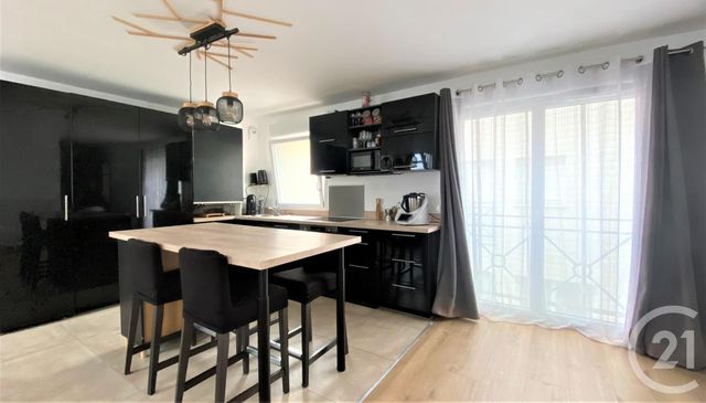 Appartement F4 à vendre - 4 pièces - 93.0 m2 - TRAPPES - 78 - ILE-DE-FRANCE - Century 21 Asf Immo