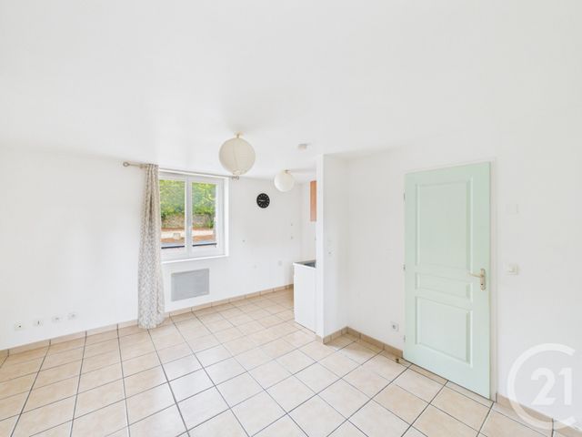 Appartement Triplex à louer - 3 pièces - 41.72 m2 - BUSSIERES - 77 - ILE-DE-FRANCE - Century 21 Asf Immo