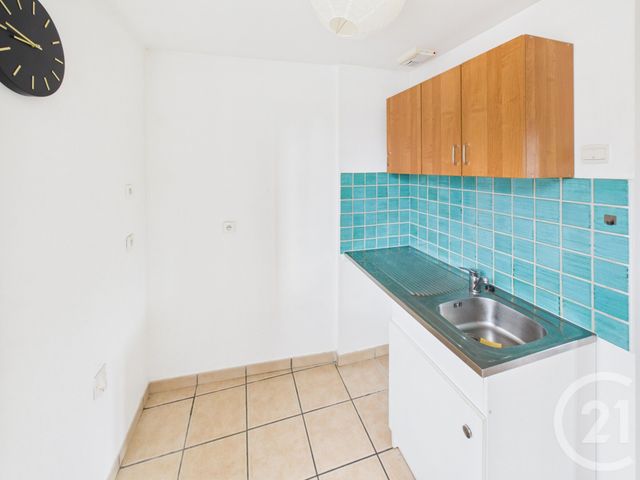 Appartement Triplex à louer - 3 pièces - 41.72 m2 - BUSSIERES - 77 - ILE-DE-FRANCE - Century 21 Asf Immo
