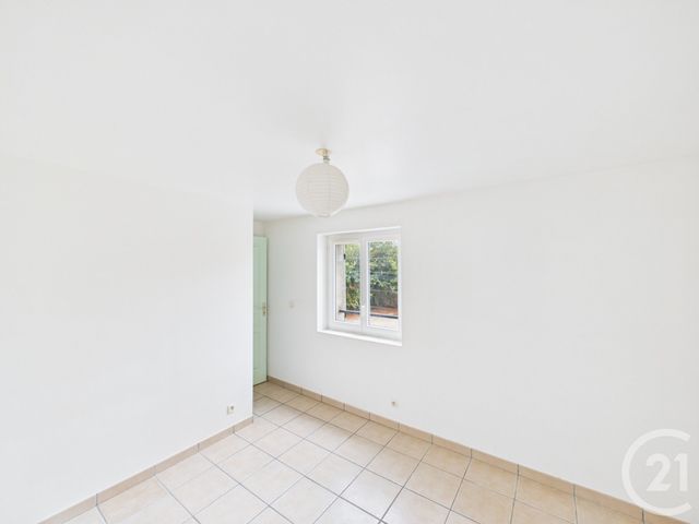 Appartement Triplex à louer - 3 pièces - 41.72 m2 - BUSSIERES - 77 - ILE-DE-FRANCE - Century 21 Asf Immo