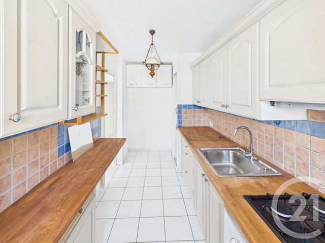 Appartement F3 à vendre - 3 pièces - 64.43 m2 - TRAPPES - 78 - ILE-DE-FRANCE - Century 21 Asf Immo