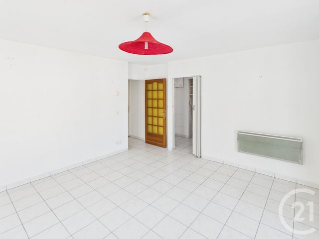 Appartement F3 à vendre - 3 pièces - 64.43 m2 - TRAPPES - 78 - ILE-DE-FRANCE - Century 21 Asf Immo