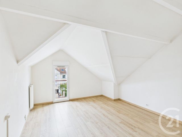 Appartement Duplex à vendre - 4 pièces - 93.0 m2 - TRAPPES - 78 - ILE-DE-FRANCE - Century 21 Asf Immo