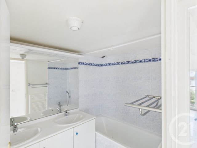 Appartement Duplex à vendre - 4 pièces - 93.0 m2 - TRAPPES - 78 - ILE-DE-FRANCE - Century 21 Asf Immo