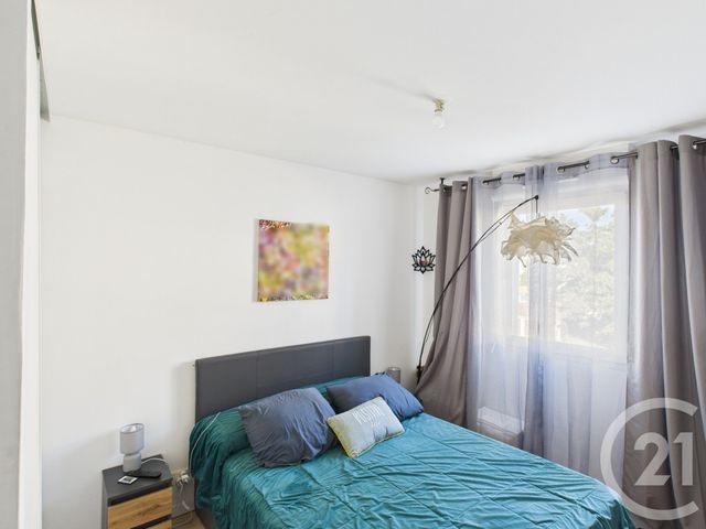 Appartement F2 à vendre - 2 pièces - 45.62 m2 - TRAPPES - 78 - ILE-DE-FRANCE - Century 21 Asf Immo