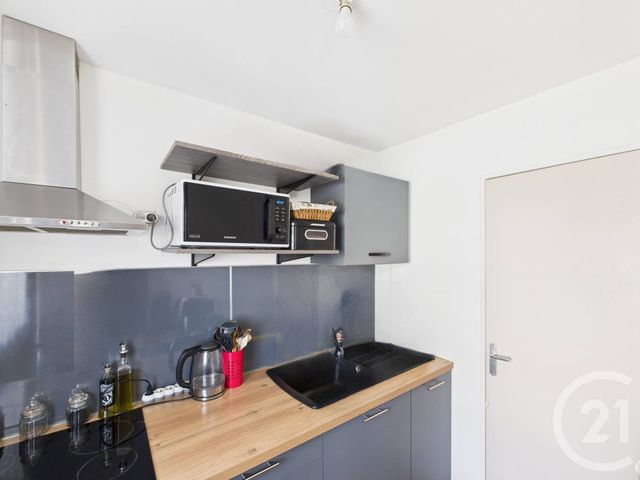 Appartement F2 à vendre - 2 pièces - 45.62 m2 - TRAPPES - 78 - ILE-DE-FRANCE - Century 21 Asf Immo