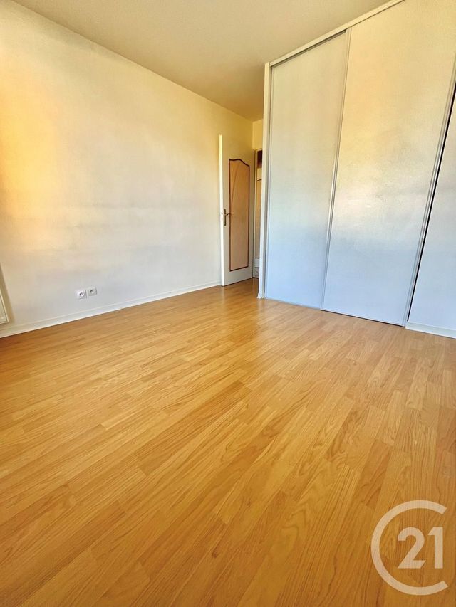 Afficher la photo en grand Appartement F3 à vendre - 3 pièces - 57.5 m2 - TRAPPES - 78 - ILE-DE-FRANCE - Century 21 Asf Immo