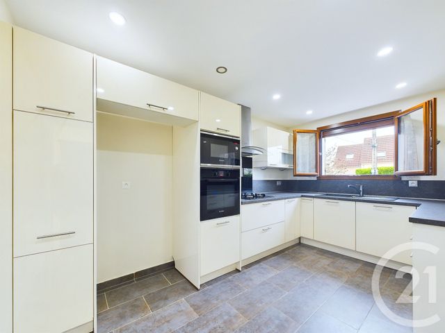 maison à vendre - 7 pièces - 170.39 m2 - TRAPPES - 78 - ILE-DE-FRANCE - Century 21 Asf Immo