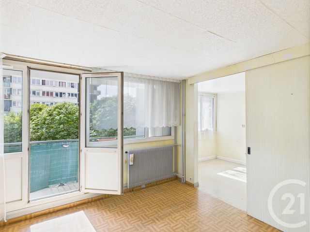 Appartement F4 à vendre - 4 pièces - 77.0 m2 - TRAPPES - 78 - ILE-DE-FRANCE - Century 21 Asf Immo