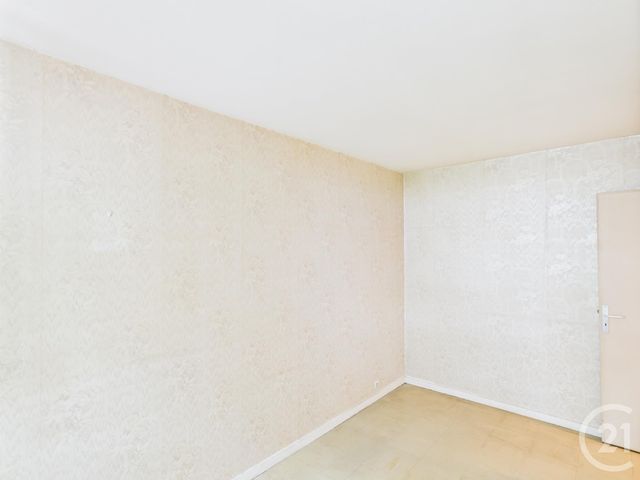 Appartement F4 à vendre - 4 pièces - 77.0 m2 - TRAPPES - 78 - ILE-DE-FRANCE - Century 21 Asf Immo