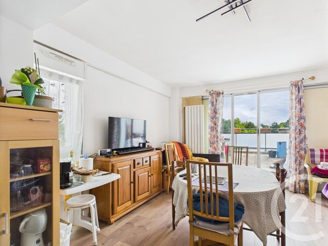 Appartement à vendre - 3 pièces - 66.0 m2 - TRAPPES - 78 - ILE-DE-FRANCE - Century 21 Asf Immo