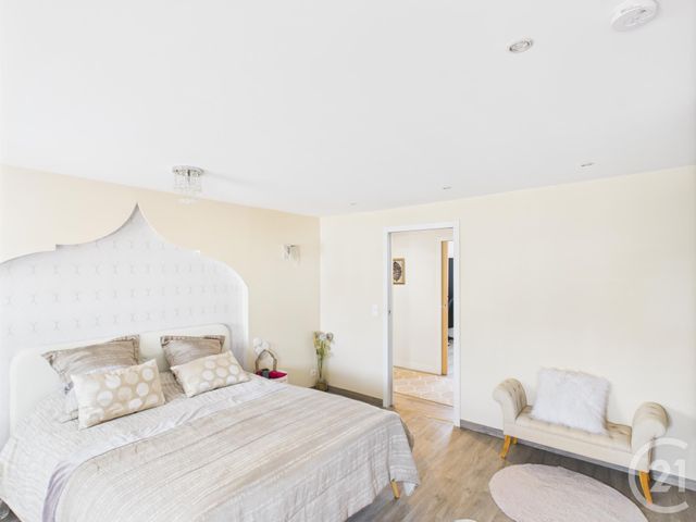 maison à vendre - 5 pièces - 278.0 m2 - TRAPPES - 78 - ILE-DE-FRANCE - Century 21 Asf Immo