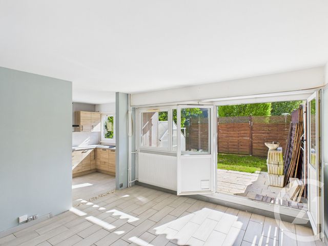 Appartement F4 à vendre - 4 pièces - 81.27 m2 - TRAPPES - 78 - ILE-DE-FRANCE - Century 21 Asf Immo